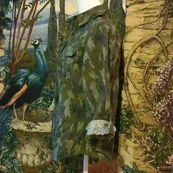 Fashion Web Green Camo Cotton Button-up Shirt Junior Size XL - Picture 2 of 3